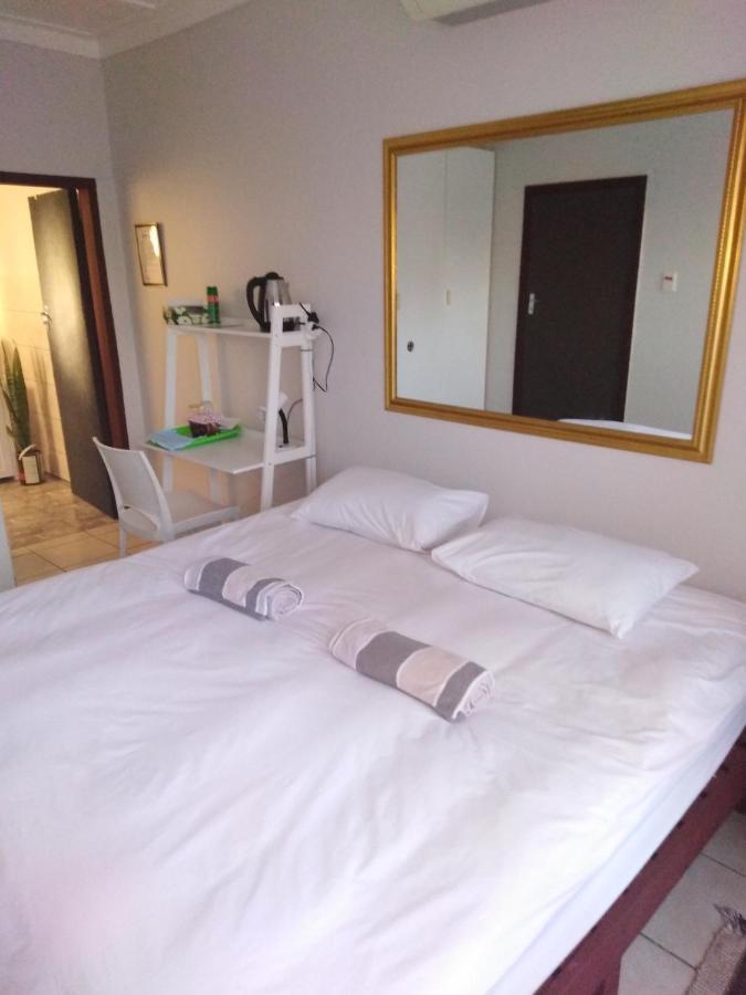 ווינדהוק Xenia Bed & Breakfast מראה חיצוני תמונה