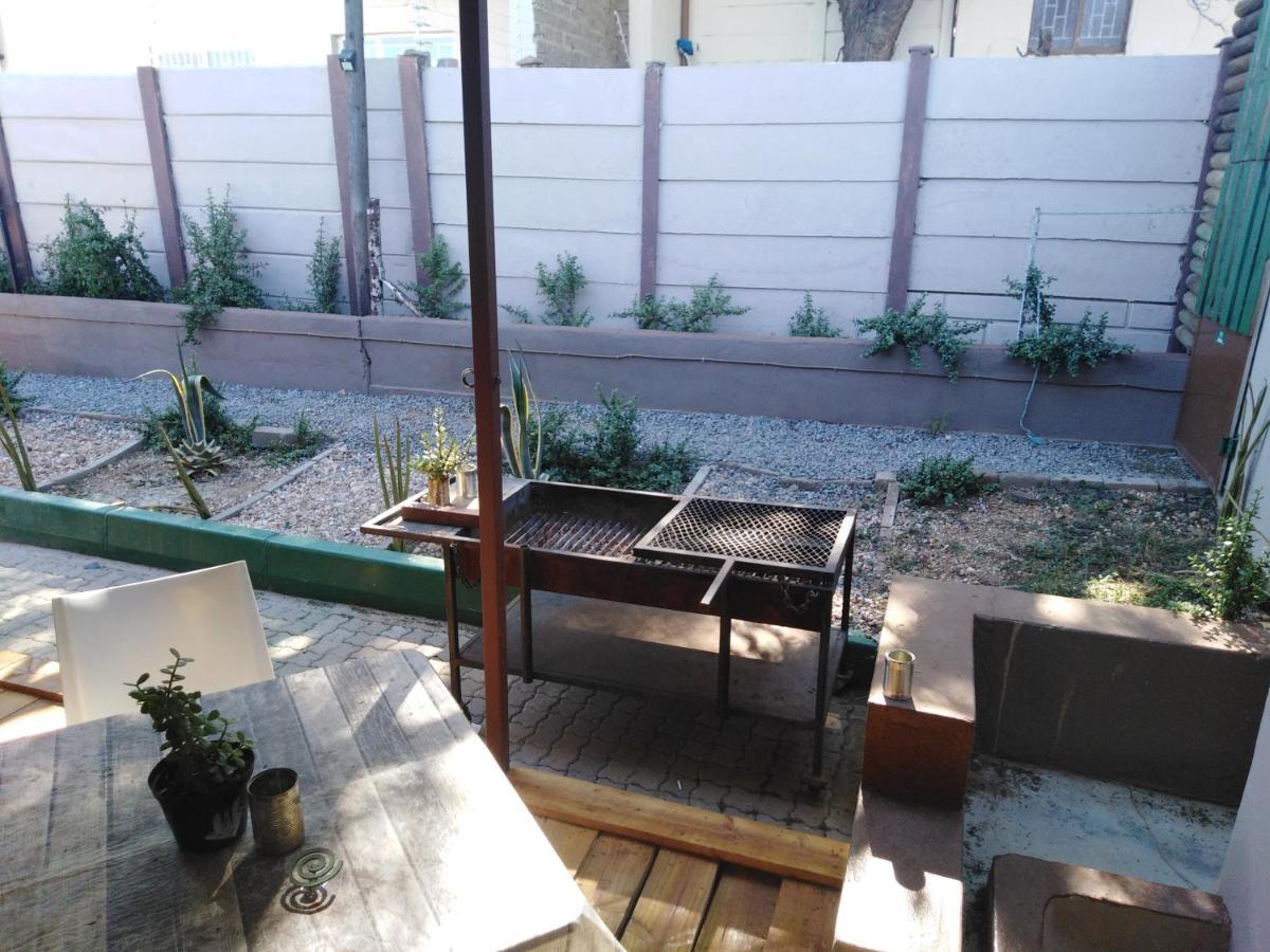 ווינדהוק Xenia Bed & Breakfast מראה חיצוני תמונה