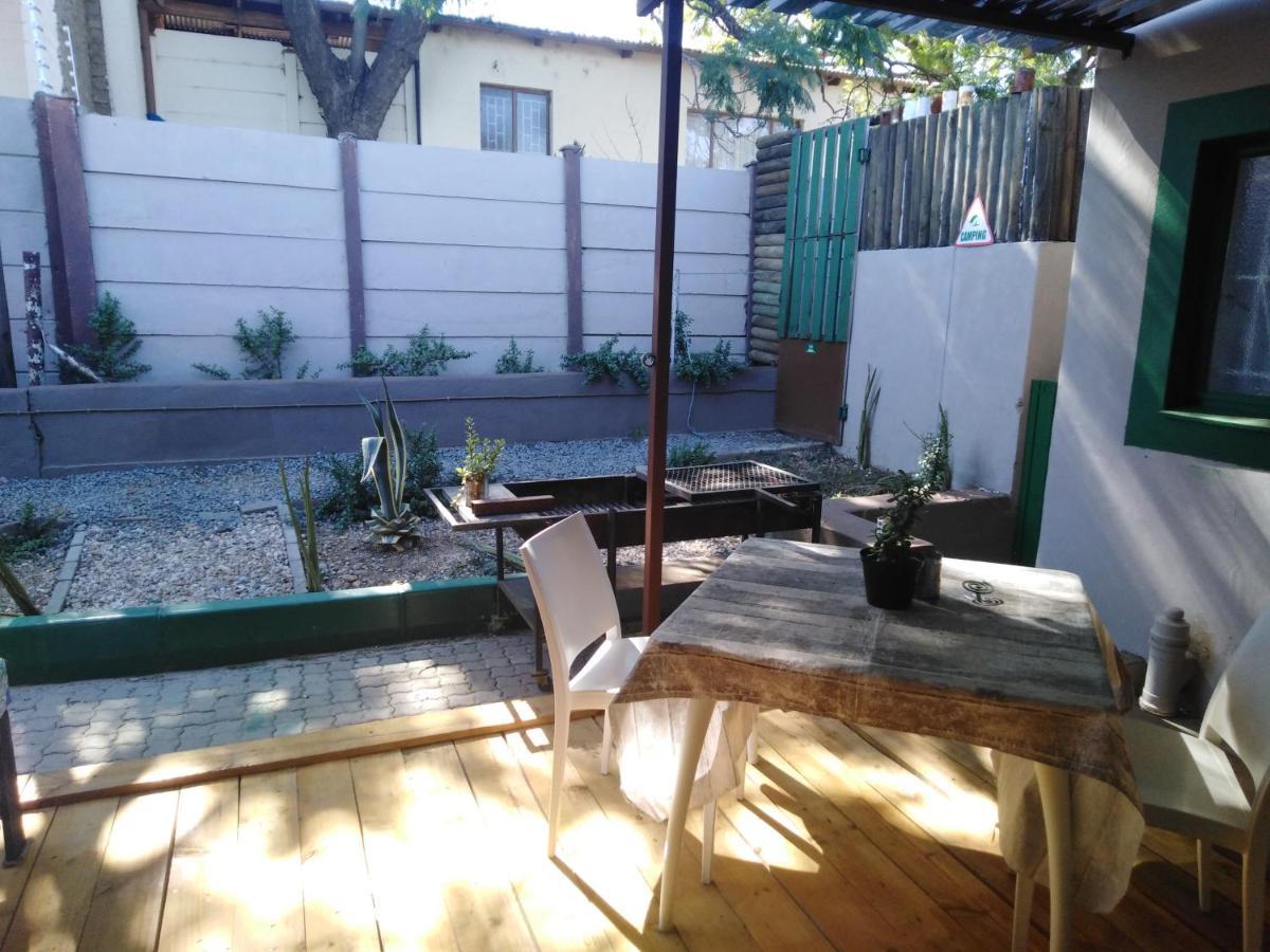 ווינדהוק Xenia Bed & Breakfast מראה חיצוני תמונה