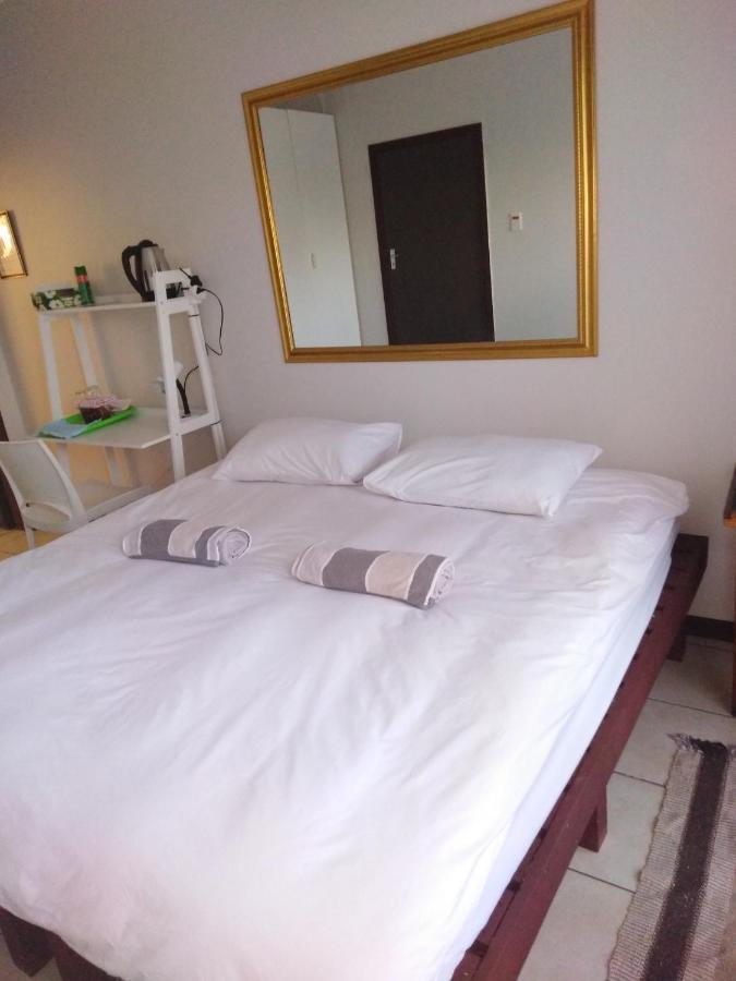 ווינדהוק Xenia Bed & Breakfast מראה חיצוני תמונה